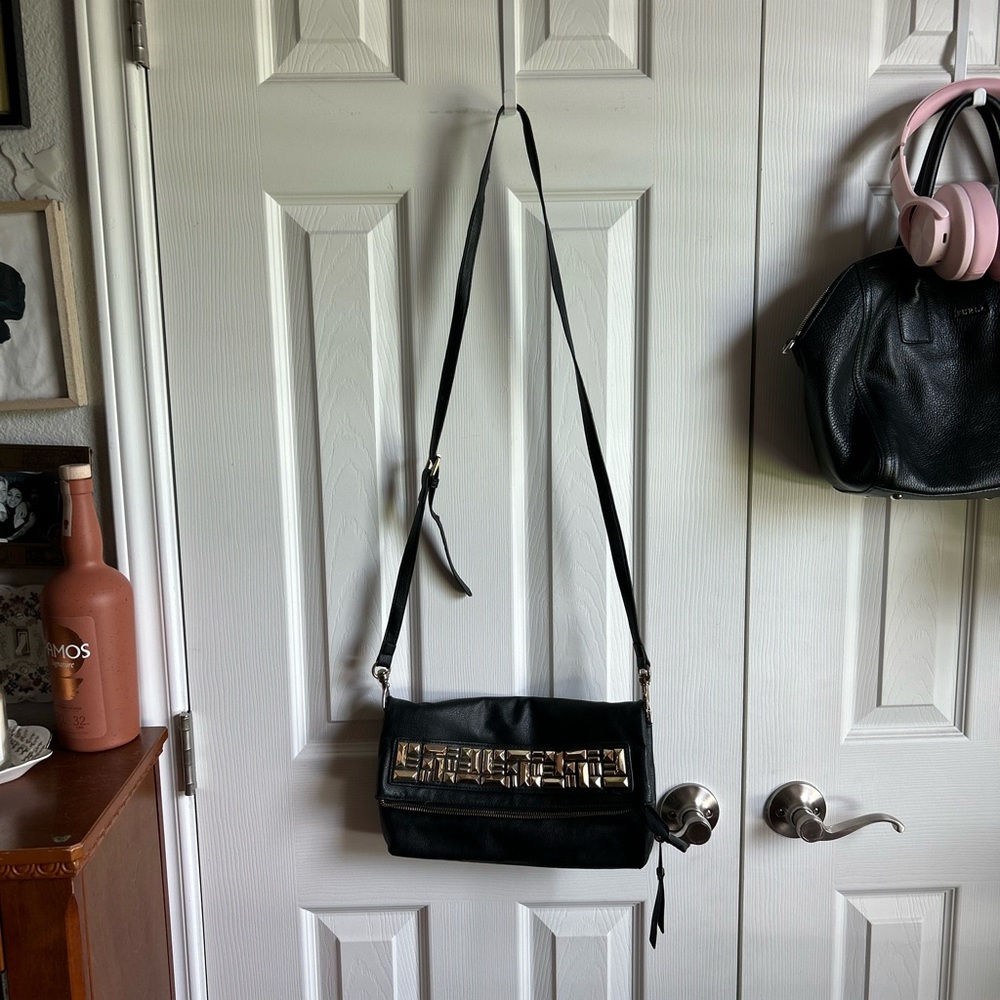 Gianni Bini vintage black & gold metal pyramid studded crossbody purse
